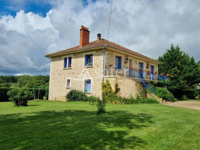 Exploitation d'&eacute;levage sur 40 ha dans le Limargue lotois