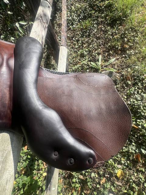 Selle d'obstacle Equiline Nick Skelton