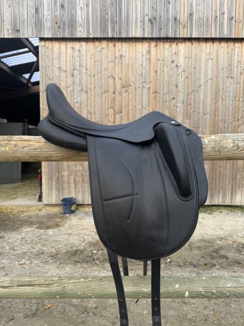 Selle dressage - Arion Sellier 