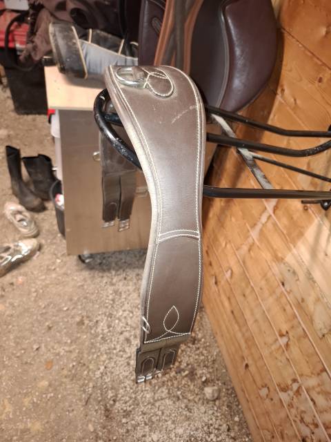 Selle &eacute;quip&eacute;e 