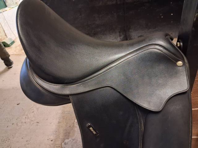 Selle Wintec Dressage Air Care. 17"