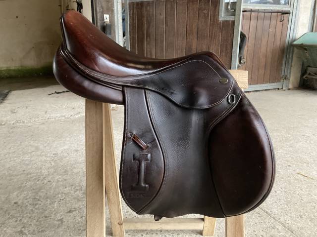 selle Ikonic jumping elite 17,5