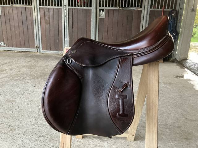 selle Ikonic jumping elite 17,5