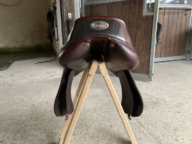 selle Ikonic jumping elite 17,5