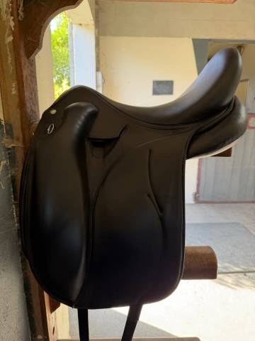 Selle dressage Devoucoux