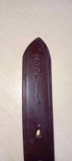 &Eacute;trivi&egrave;res  cuir brun 