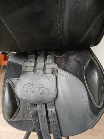 Selle Bates obstacle Elevation Plus 17 pouces