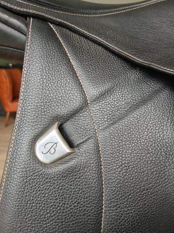 Selle Bates obstacle Elevation Plus 17 pouces