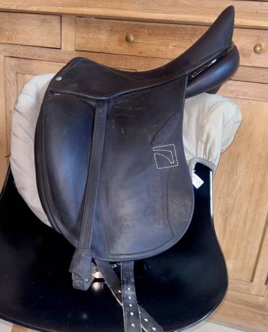 Selle dressage Child&eacute;ric noire