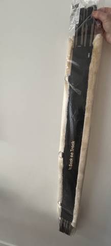 Sangle fausse fourrure neuve Back on Track 130 cm