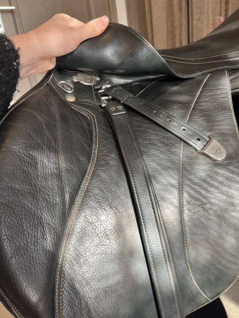 Selle d&rsquo;obstacle bates 17,5  cuir noir 