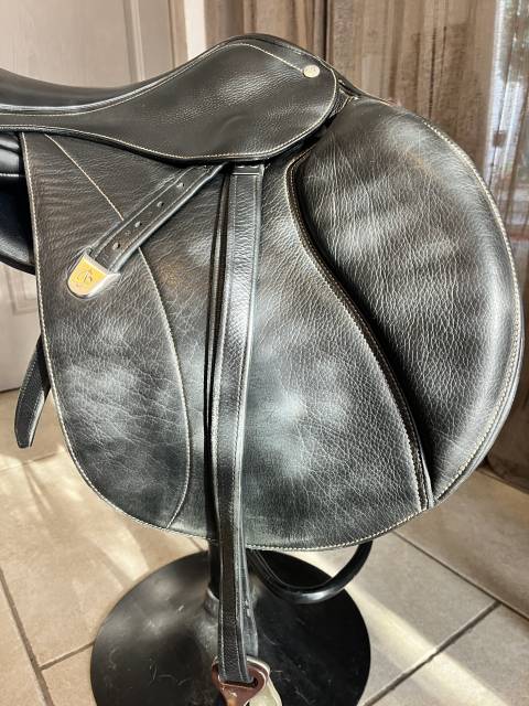Selle d&rsquo;obstacle bates 17,5  cuir noir 