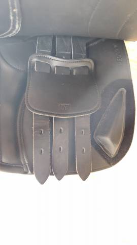 Selle Premier Equine Sautiller 17"