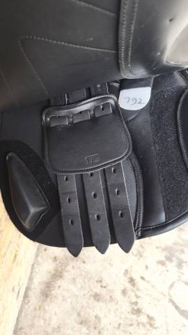 Selle Premier Equine Sautiller 17"