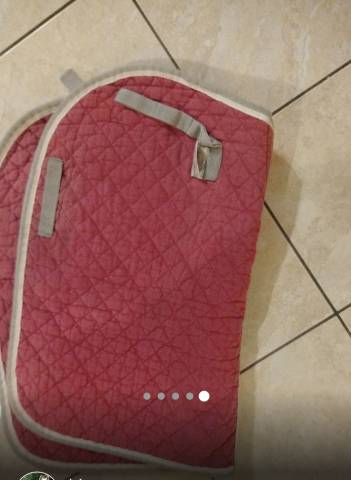 Tapis de selle rouge taille cheval