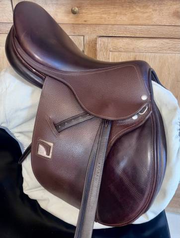 Selle Childeric ann&eacute;e 2024