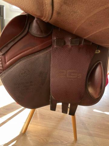 SELLE CWD  2GS MADEMOISELLE de 2022 en taille :17.5