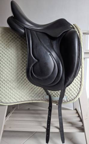 Selle dressage Antar&egrave;s 16,5