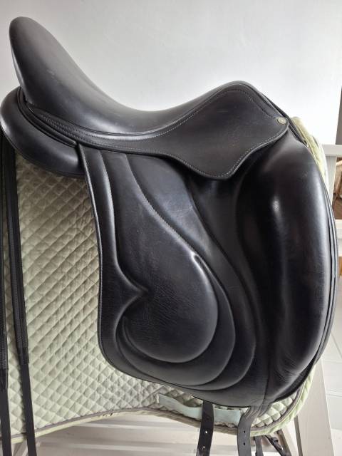 Selle dressage Antar&egrave;s 16,5