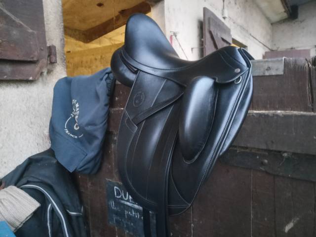 Selle Maurel dressage allure 17 pouces 