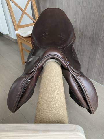 St&uuml;bben Aviator Jumping Saddle &ndash; 17.5&rdquo;
