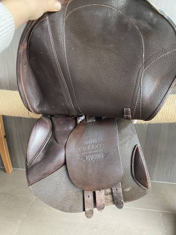 St&uuml;bben Aviator Jumping Saddle &ndash; 17.5&rdquo;