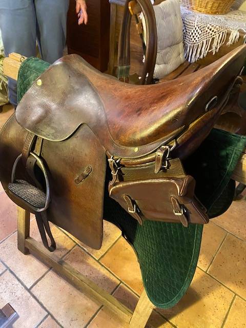 Selle mixte artisanale (fabrication fran&ccedil;aise)