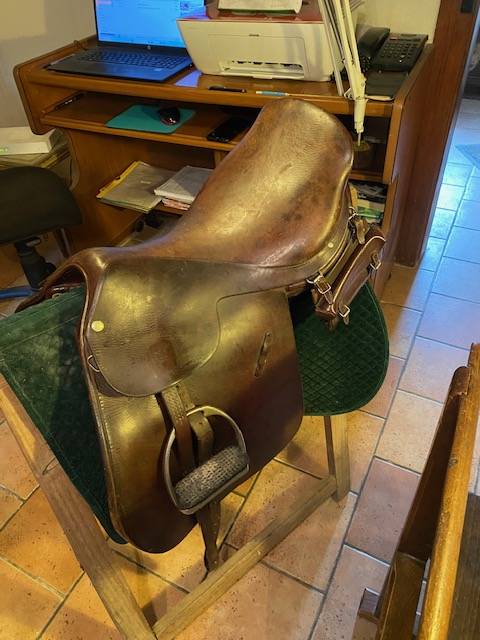 Selle mixte artisanale (fabrication fran&ccedil;aise)