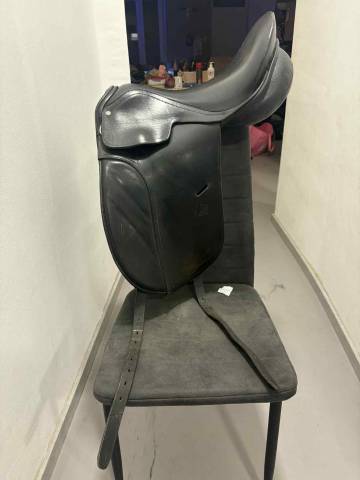 Selle de dressage &agrave; vendre