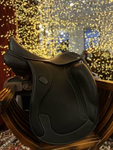 Selle neuve Rafaello dressage Acavallo noir