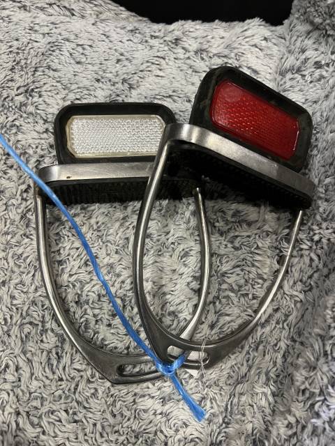 Etrier adulte cheval &eacute;quitation m&eacute;tal r&eacute;fl&eacute;chissant 