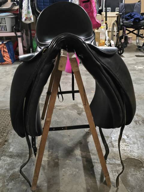 Selle de dressage Eric Thomas 