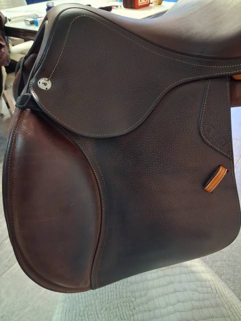 Selle CWD de 2022, 17 pouces 