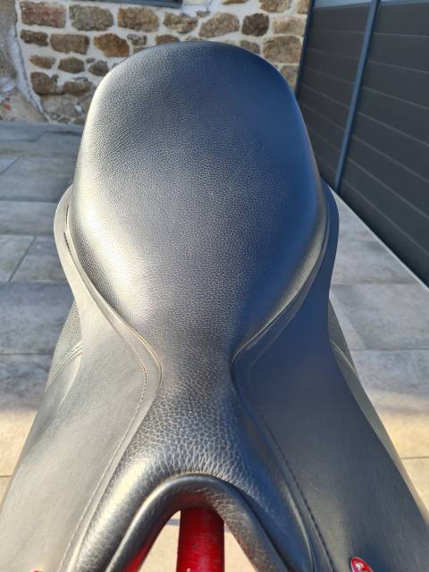 Selle dressage Thorowgood T8 haut de garrot