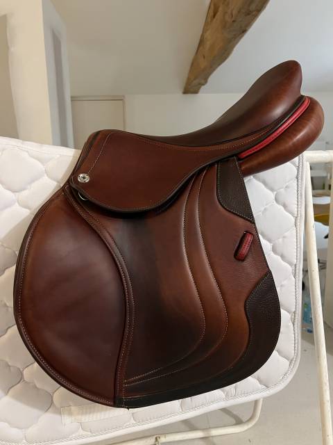 CWD - Selle Optim Close Contact 17''