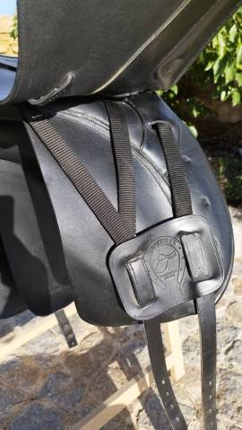 Selle de dressage Marjoman &ndash; Mod&egrave;le VERA D &ndash; 17,5"