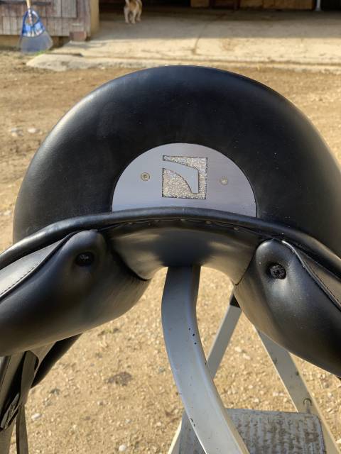 Selle Childeric DPL 17.5' toute &eacute;quip&eacute;e