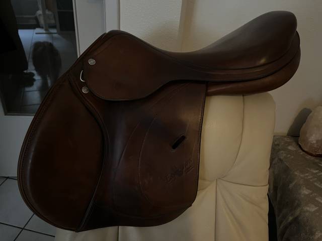 Selle &Eacute;QUIPE 17,5