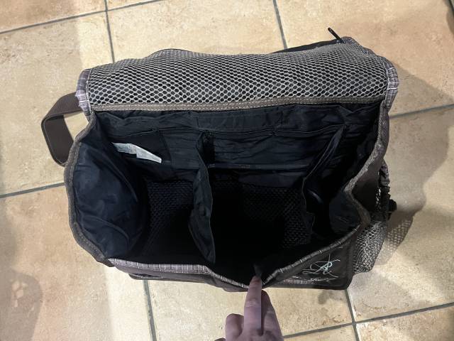 Sac de pansage fouganza marron pour  brosse &eacute;quitation 