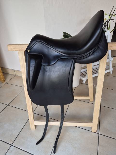 Selle de dressage Aulion taille  17