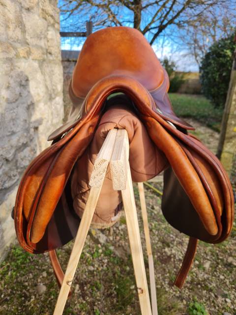 Selle Childeric 17' marron clair