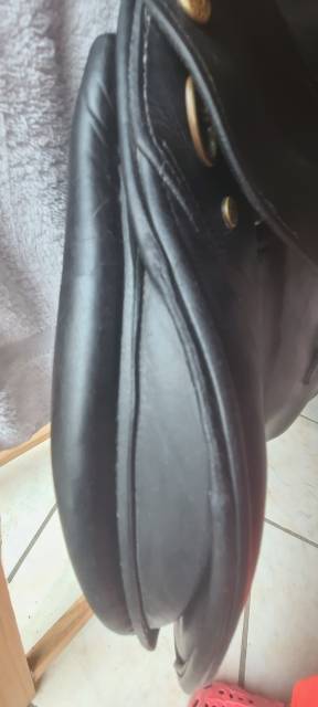 B.Delgrange Ath&eacute;na 17,5" noire + Couvre-selle d'origine