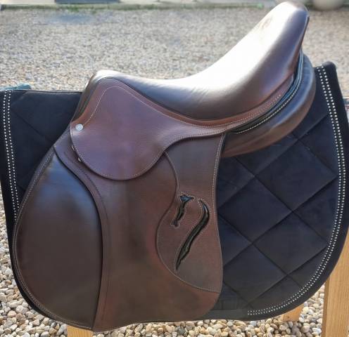 Selle Antares connexion grain&eacute; 17"