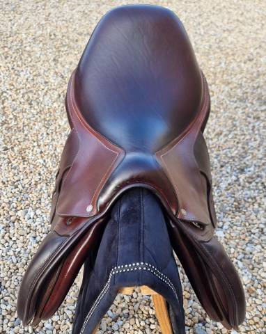 Selle Antares connexion grain&eacute; 17"