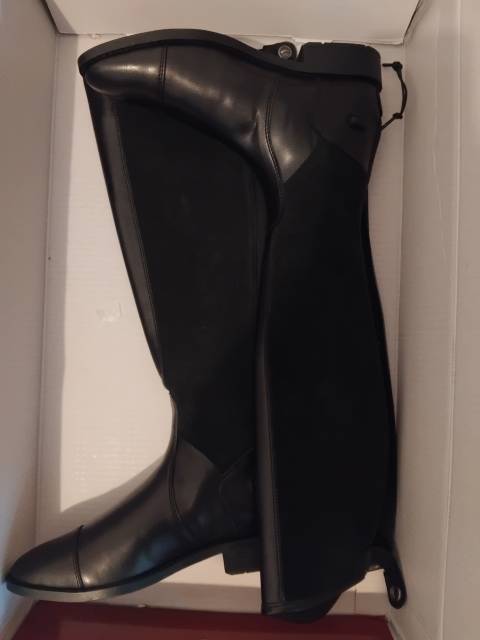 Bottes d'&eacute;quitation neuves 