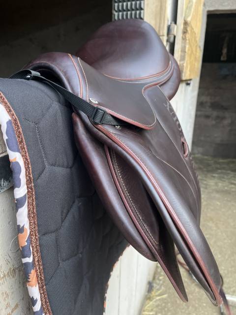 Selle devoucoux 17.5 Quartier 2A havanne 