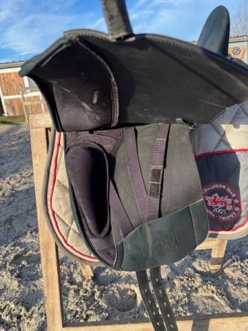 &Agrave; vendre: Selle de dressage Wintec Isabelle Werth 17,5"
