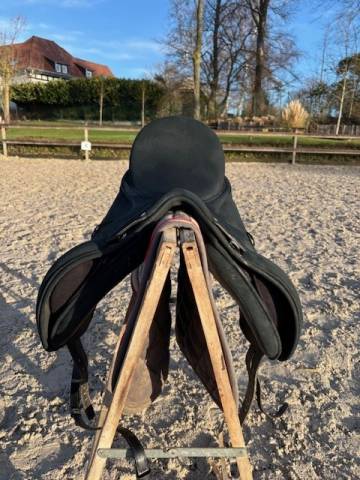 &Agrave; vendre: Selle de dressage Wintec Isabelle Werth 17,5"