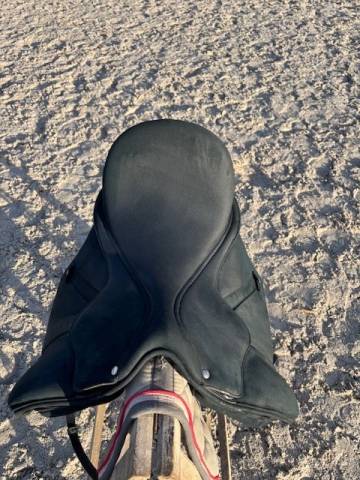 &Agrave; vendre: Selle de dressage Wintec Isabelle Werth 17,5"