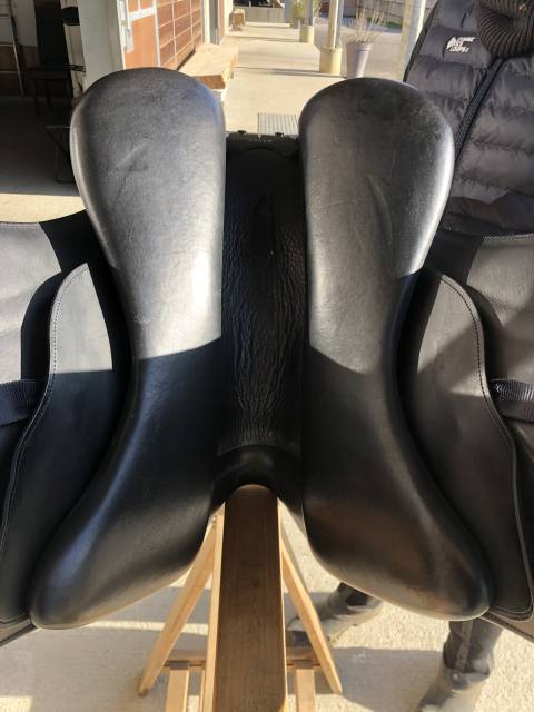 Selle de dressage Aviar 